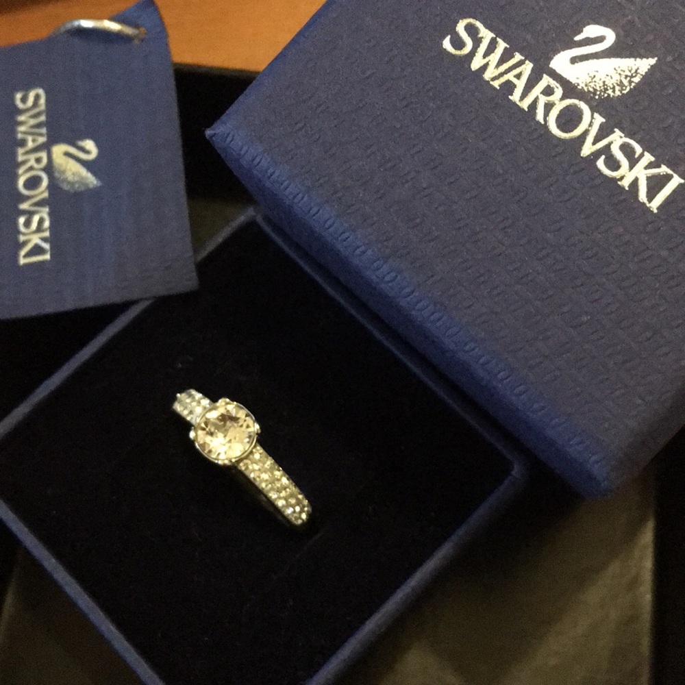 Swarovski Crystal Statement Ring Size 7 - image 1